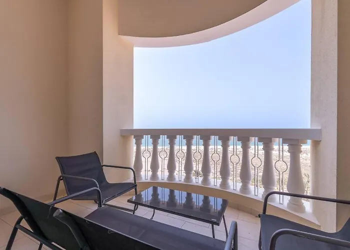Serene Studio & Sea View & Brand New Listing