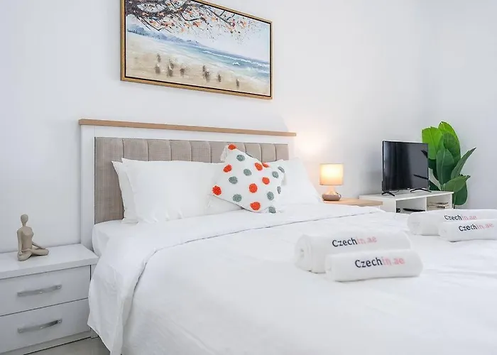 Serene Studio & Sea View & Brand New Listing