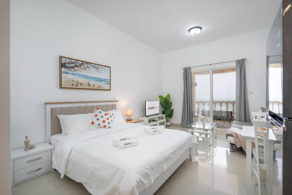Apartment Serene & Sea View & Brand New Listing *