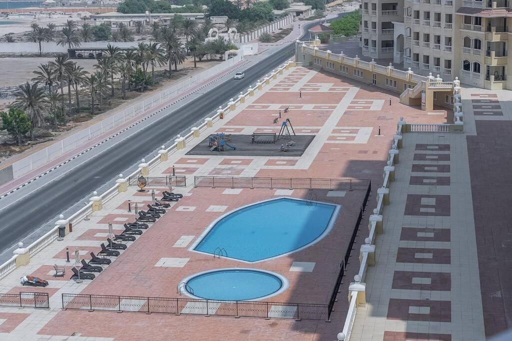 Appartement Serene & Sea View & Brand New Listing *